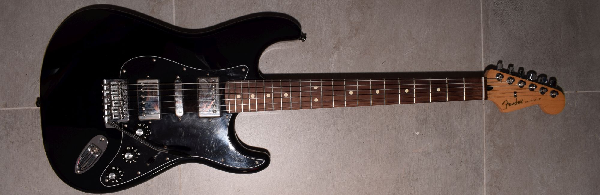 Fender Stratocaster Blacktop HSH